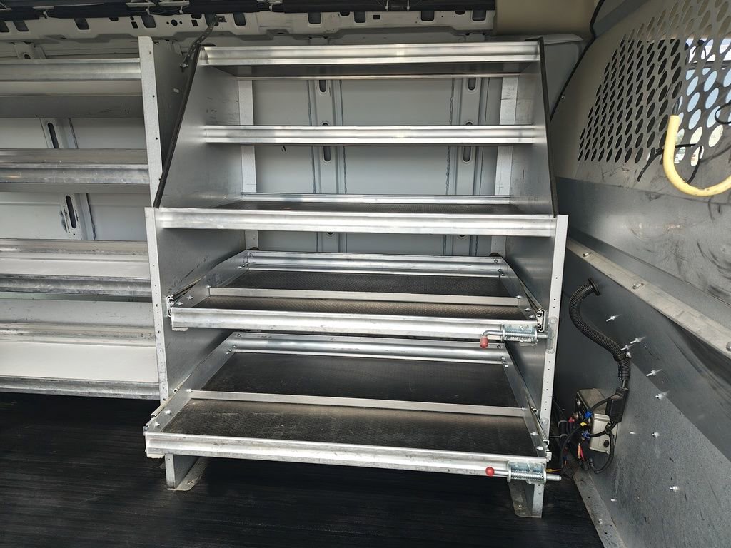 Used 2014 Chevrolet Express 2500 image 3