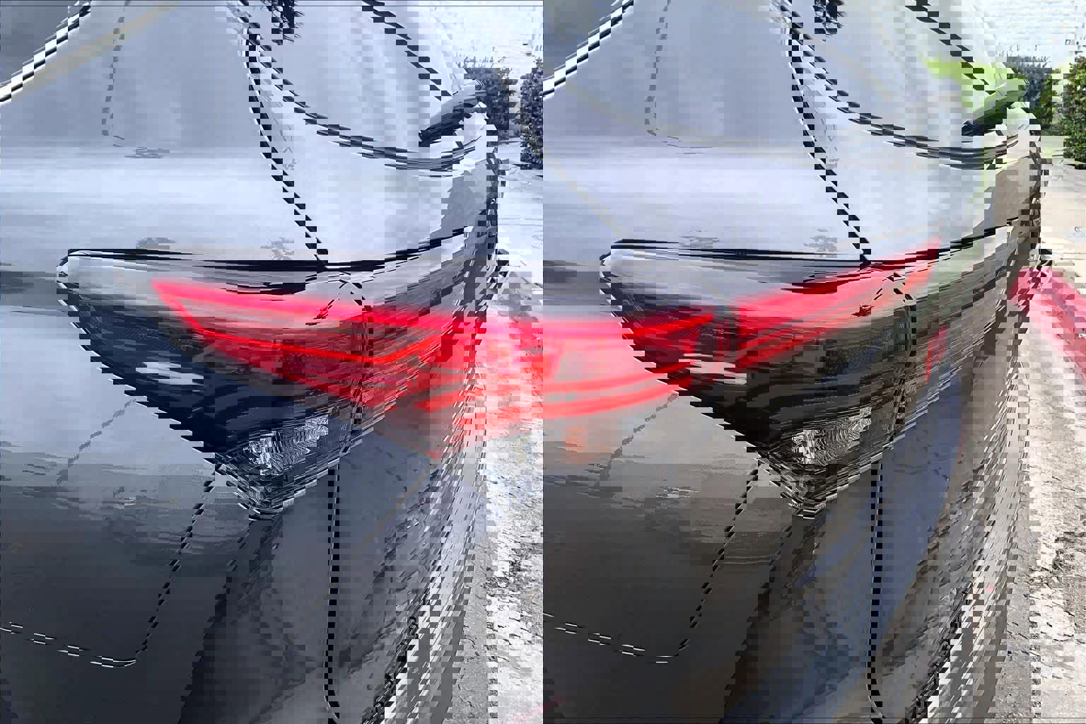 Used 2023 Toyota Highlander XLE image 28