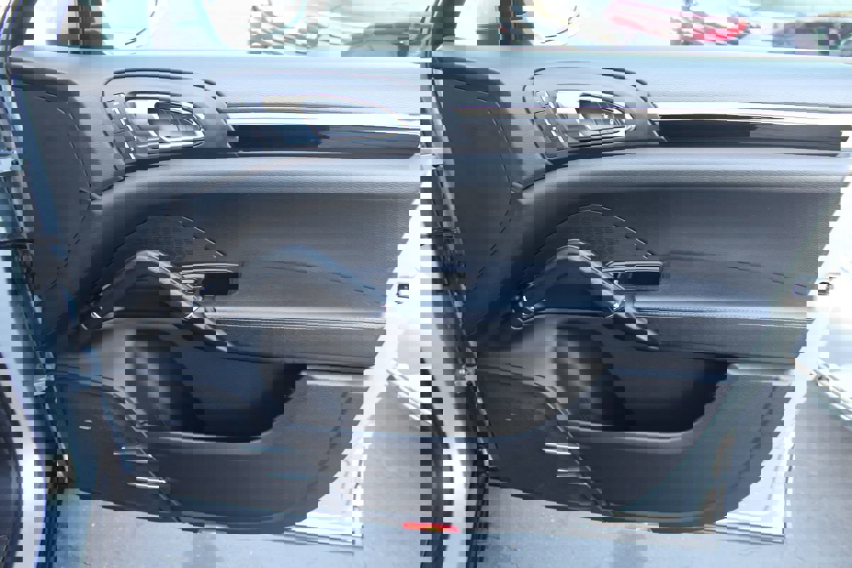 Used 2018 Porsche Cayenne Platinum Edition image 26