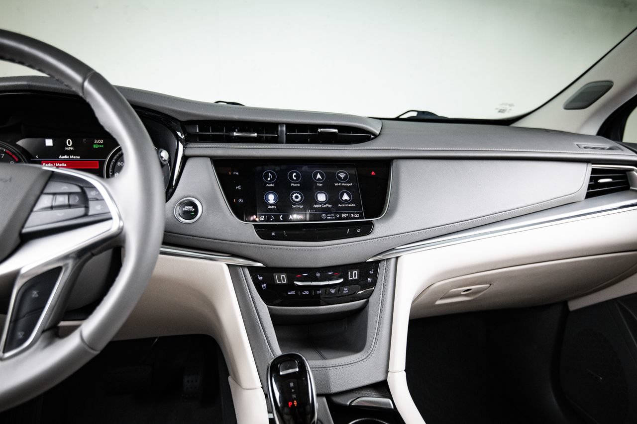 Used 2022 Cadillac XT5 Premium Luxury w/ Technology Package FWD image 18
