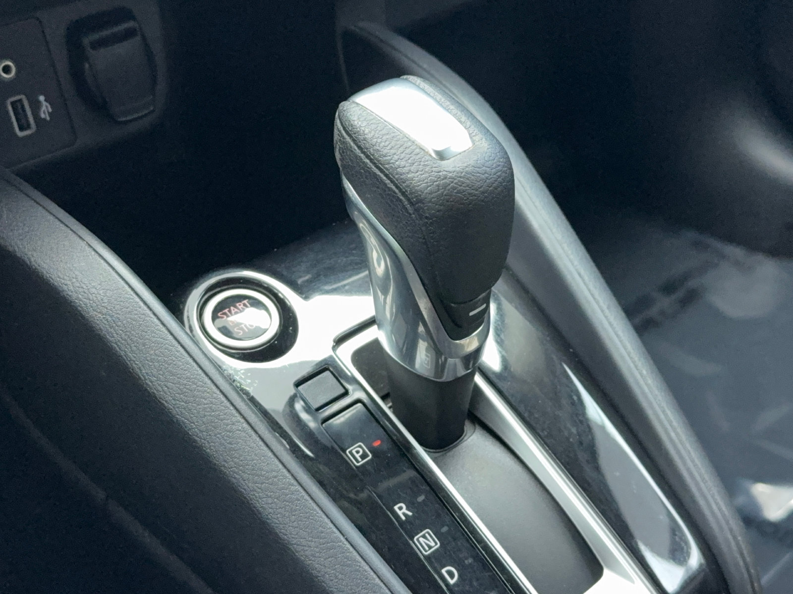 Used 2020 Nissan Versa SV FWD image 29