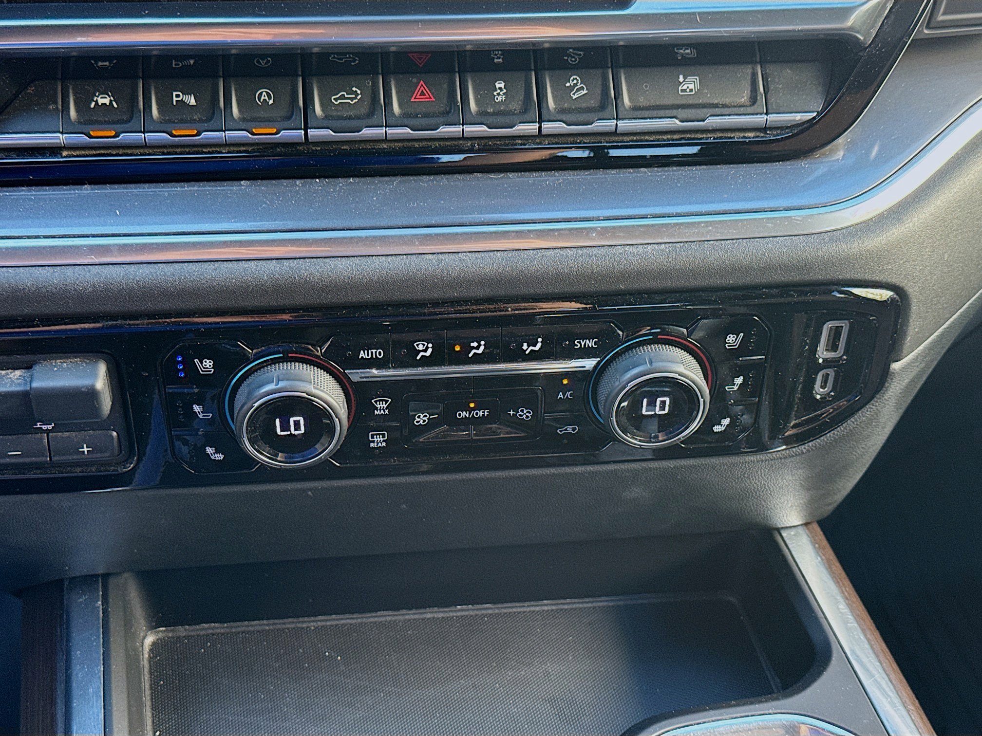 Used 2023 Chevrolet Silverado 1500 High Country w/ Z71 Off-Road Package image 13