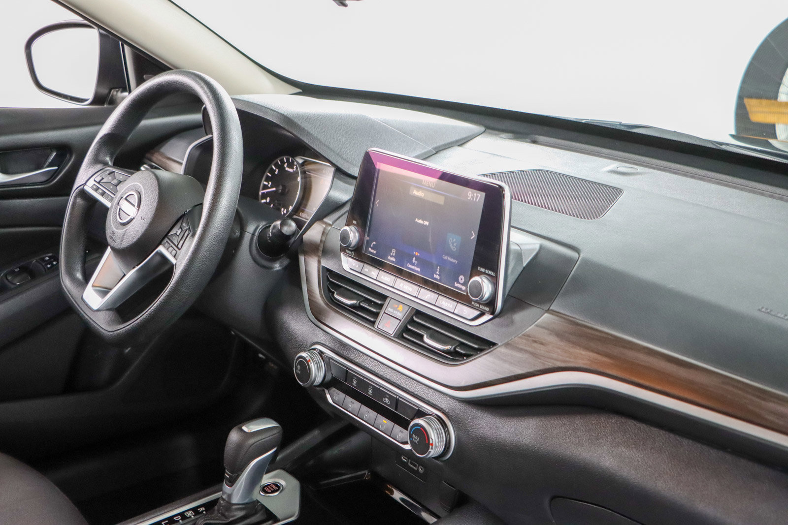 Used 2024 Nissan Altima 2.5 SV image 25