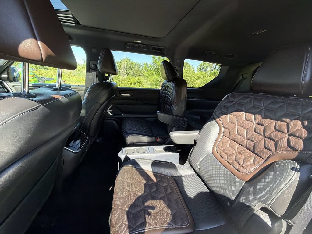Certified 2025 Nissan Armada Platinum Reserve AWD/4WD image 25