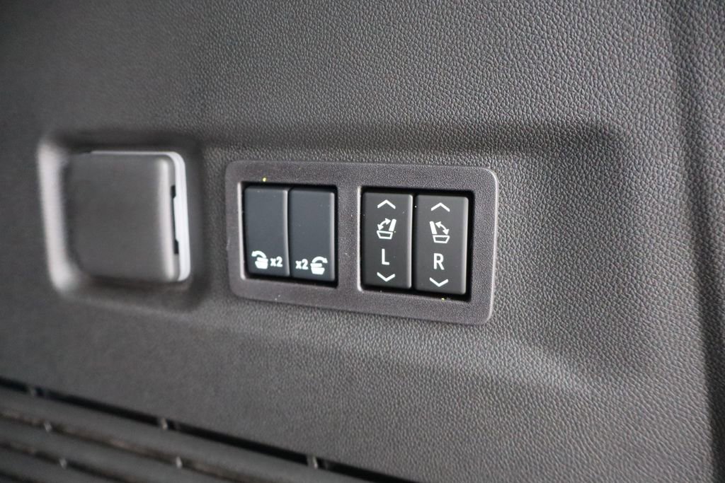 New 2026 Chevrolet Suburban High Country image 40