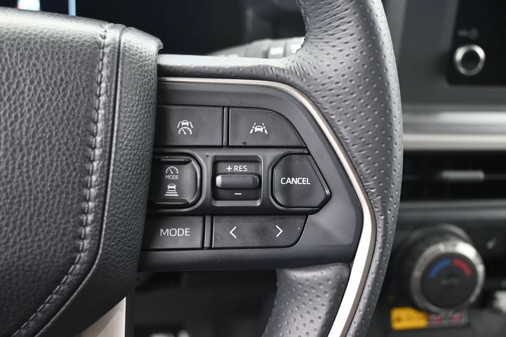 Used 2025 Toyota 4Runner TRD Off-Road AWD/4WD image 25