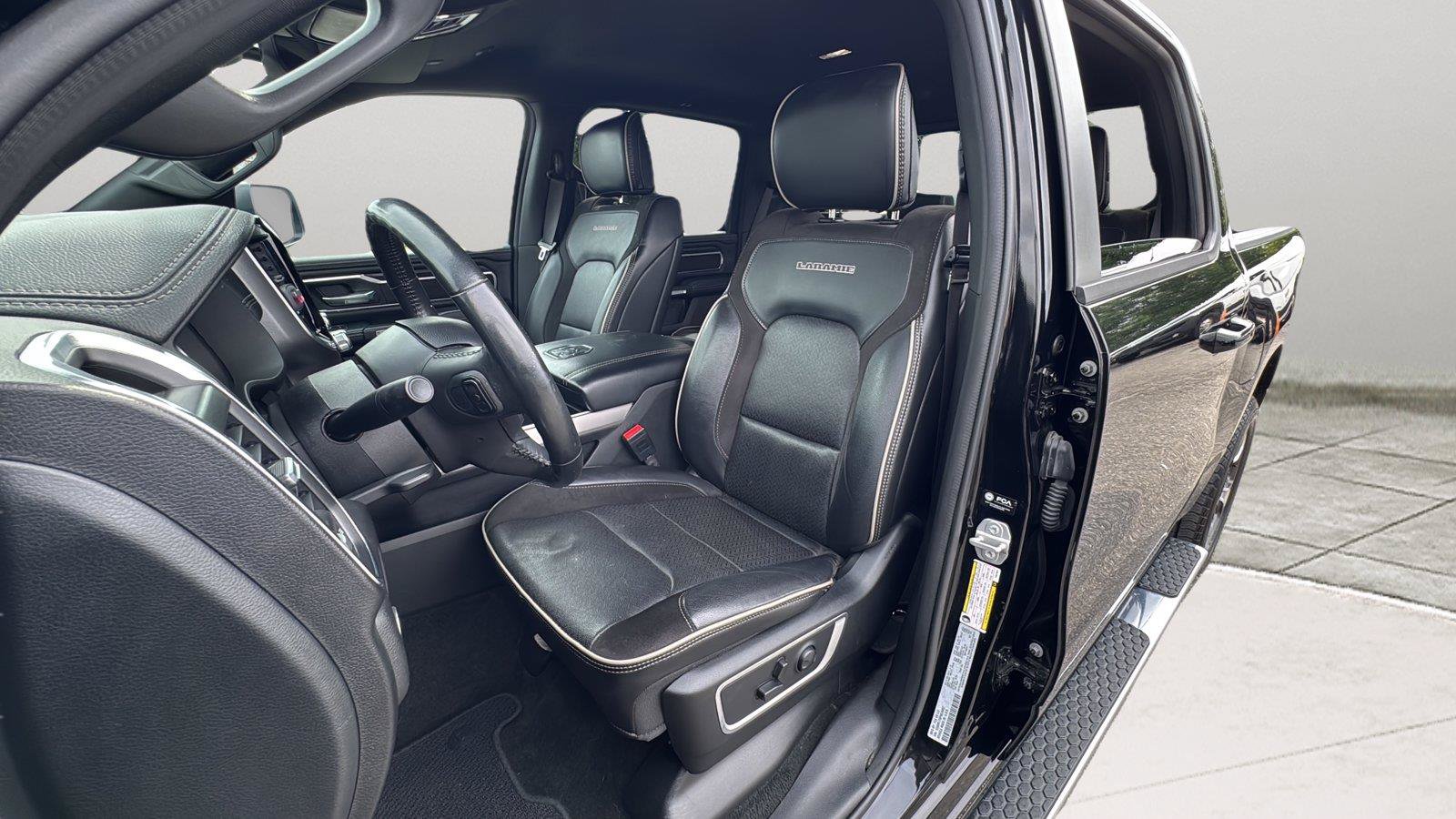 Used 2023 RAM 1500 Laramie AWD/4WD image 18