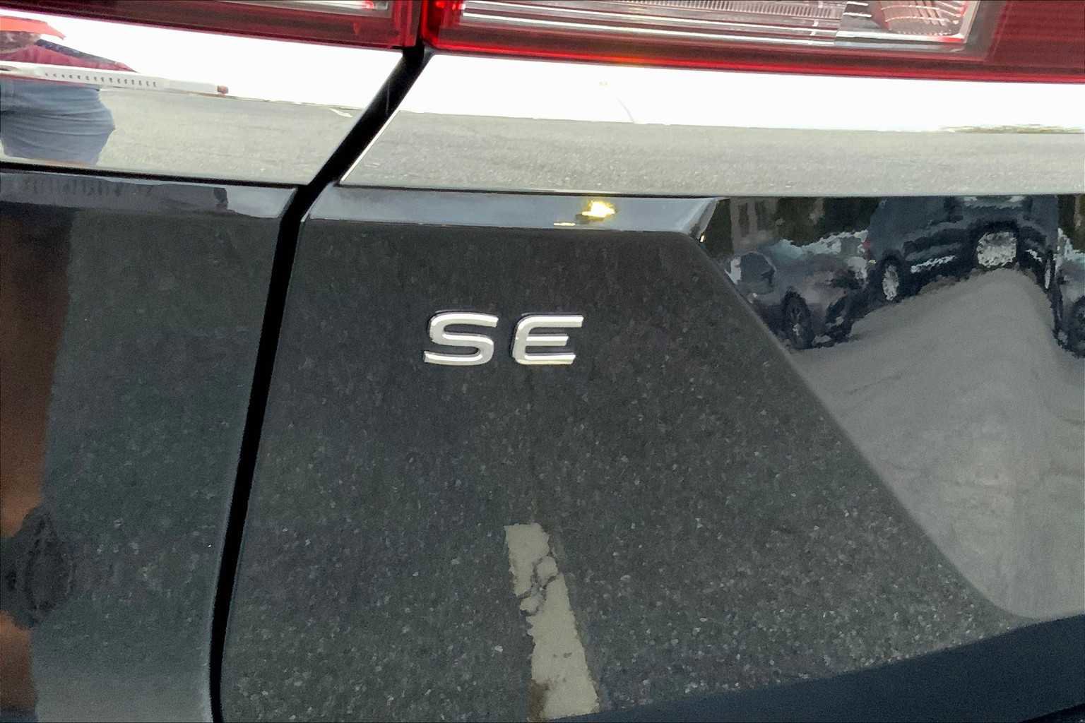 Used 2024 Volkswagen Atlas SE image 29