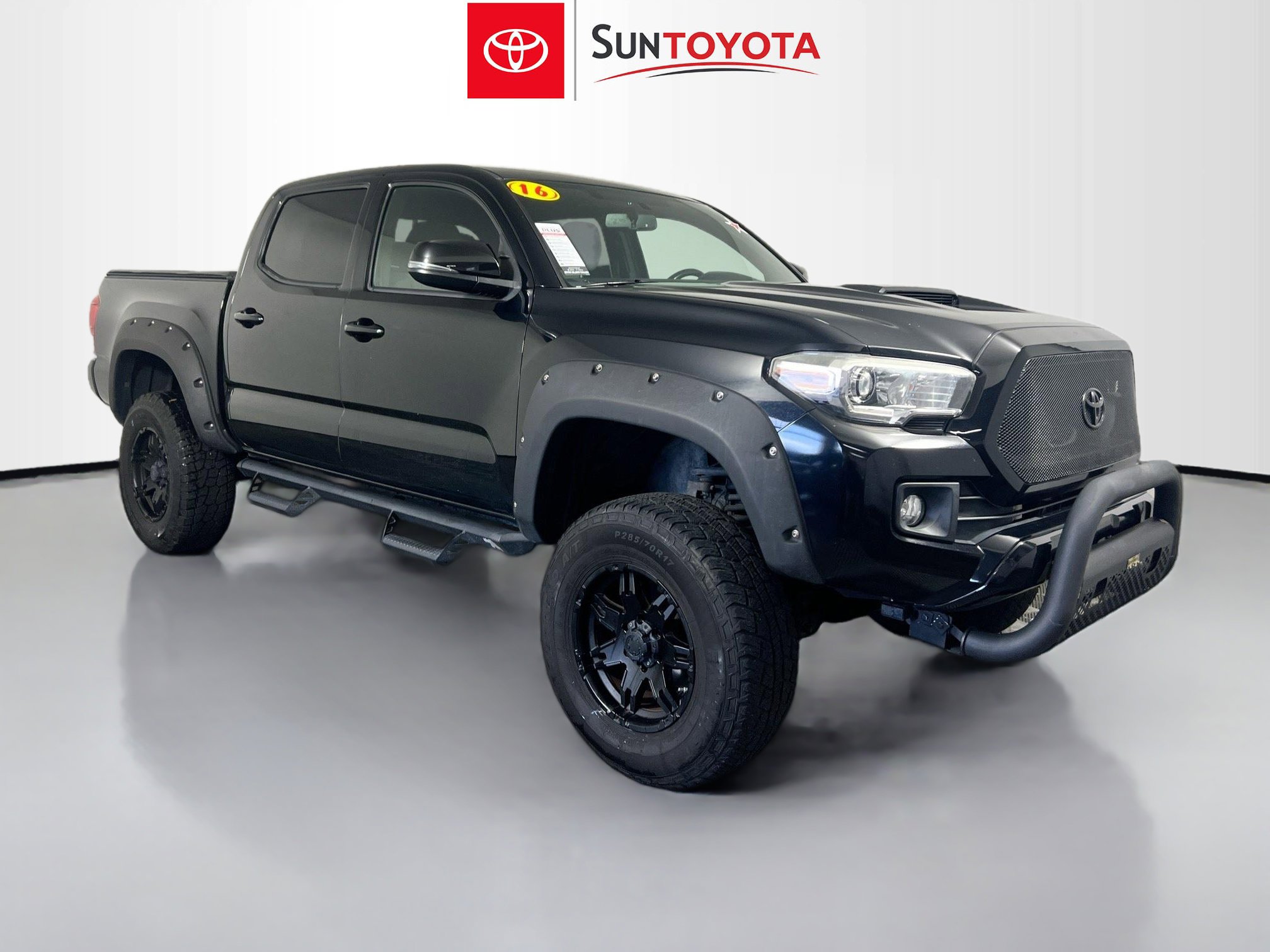Used 2016 Toyota Tacoma TRD Sport w/ Premium & Technology Package AWD/4WD image 1