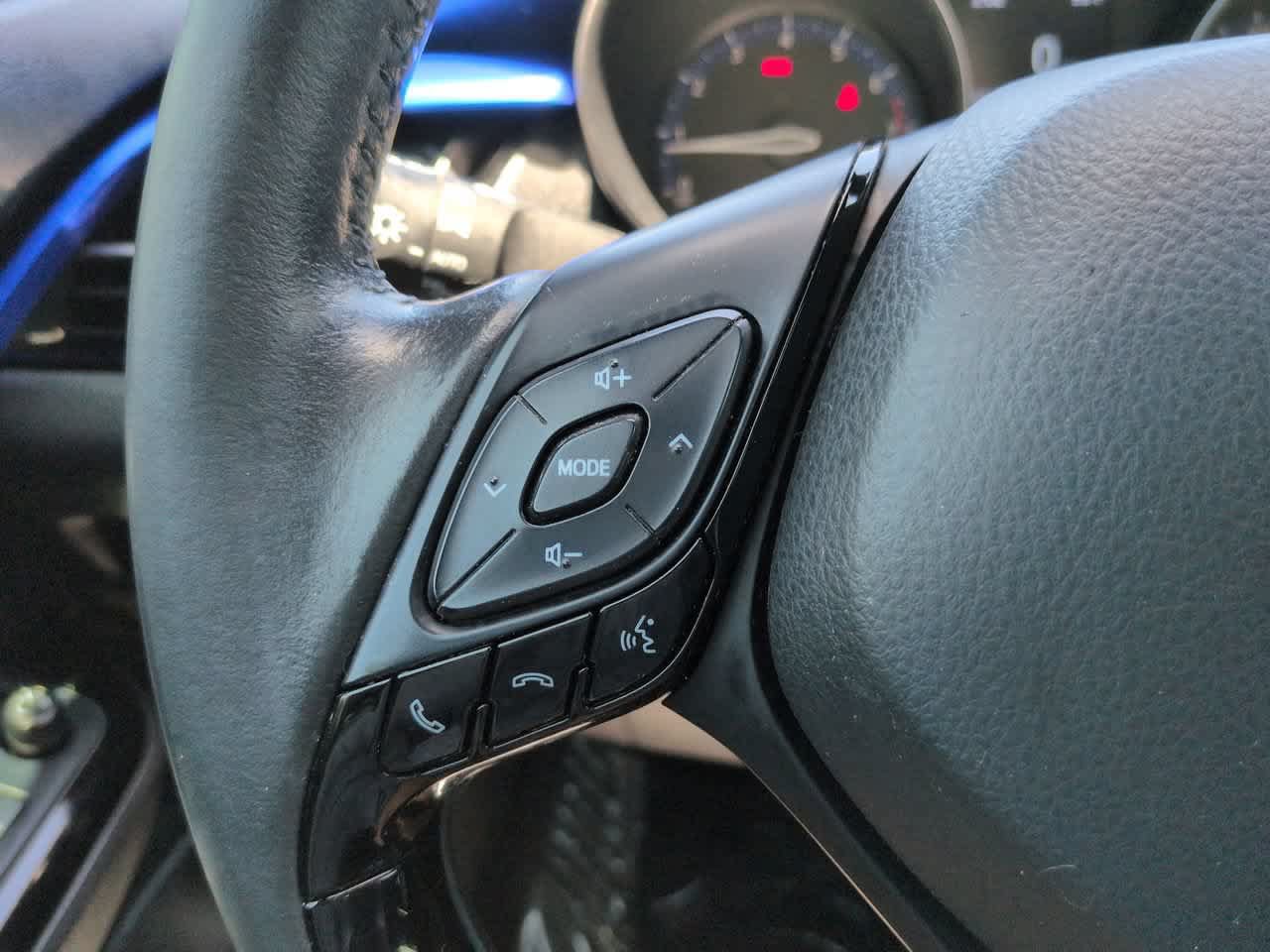 Used 2021 Toyota C-HR XLE FWD image 22