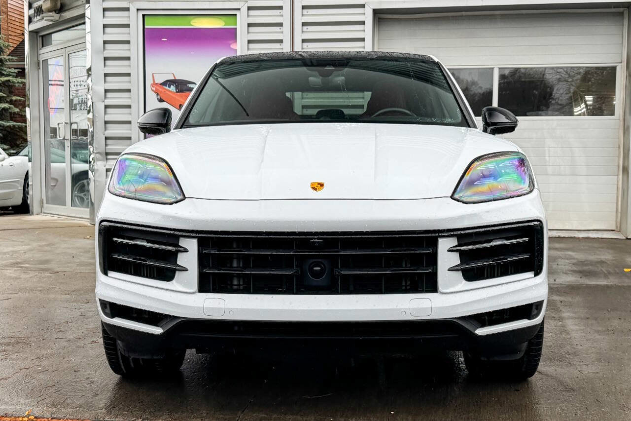 Used 2024 Porsche Cayenne Coupe image 7