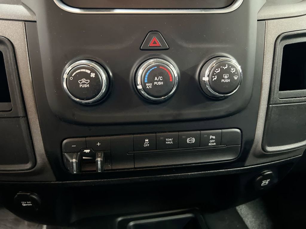 Used 2016 RAM 2500 Tradesman w/ Chrome Appearance Group AWD/4WD image 11