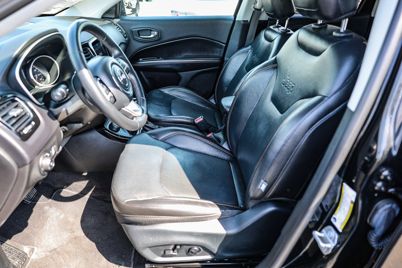 Used 2018 Jeep Compass Limited image 9