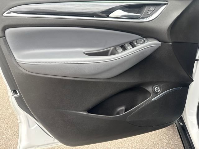 Used 2019 Buick Enclave Essence image 9