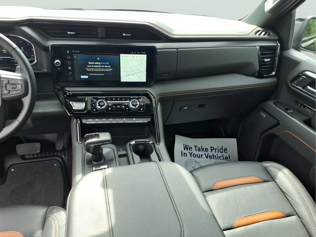 Used 2025 GMC Sierra 1500 AT4 w/ AT4 Premium Package AWD/4WD image 14