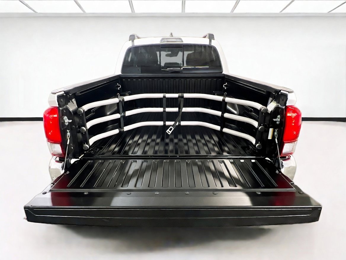 Used 2022 Toyota Tacoma SR5 RWD image 17