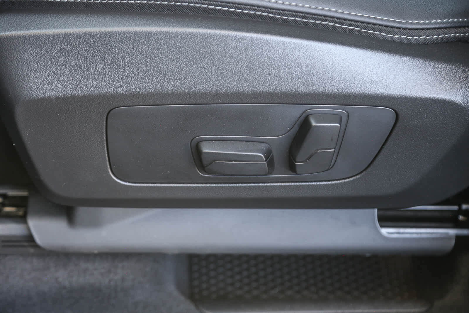 Used 2026 BMW X1 xDrive28i image 17