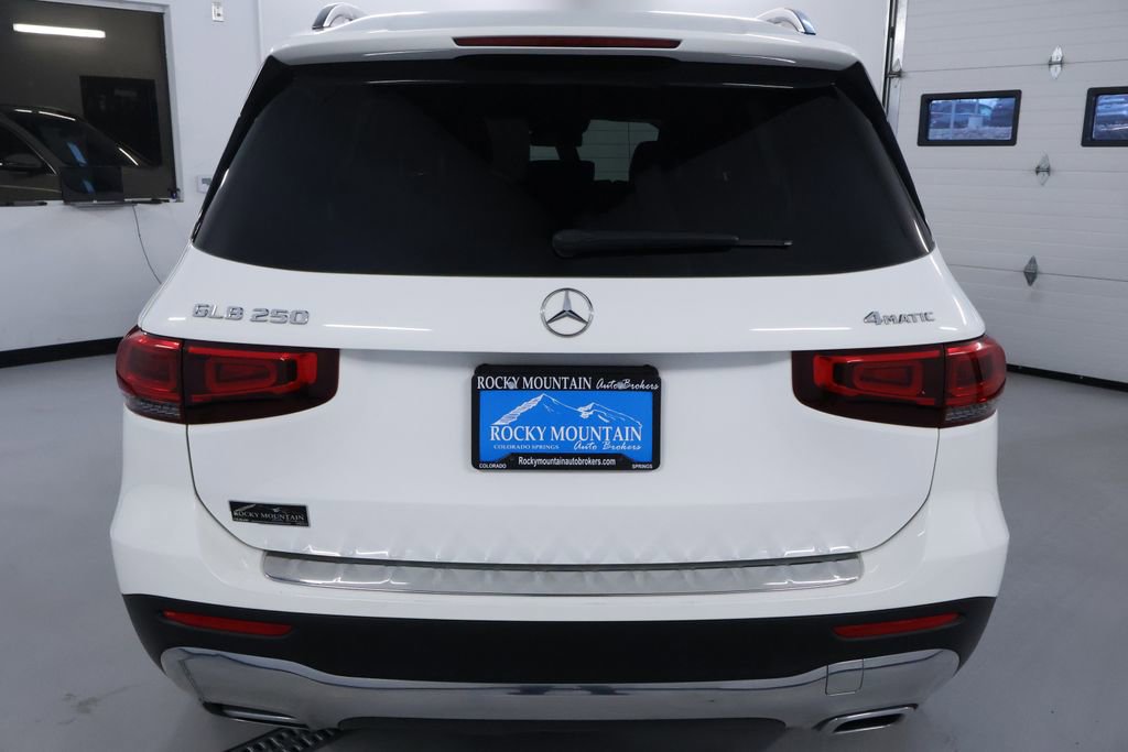 Used 2022 Mercedes-Benz GLB 250 4MATIC w/ Premium Package image 6