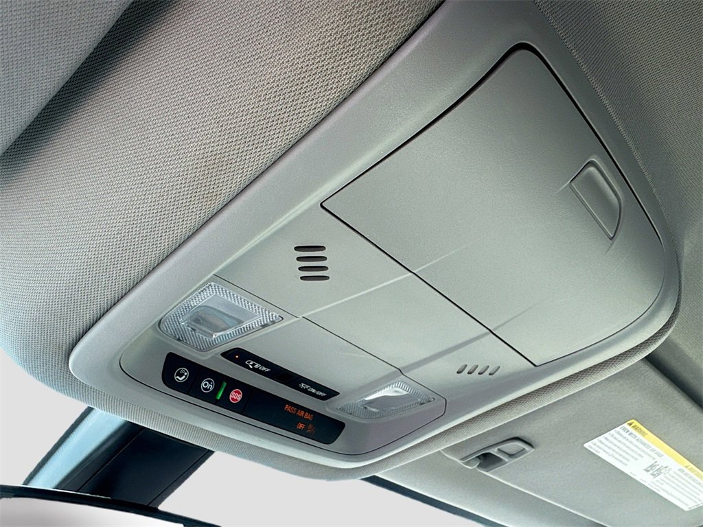 Used 2021 GMC Acadia SLE image 18