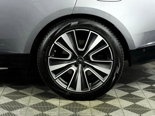 Used 2025 Land Rover Range Rover SE image 11