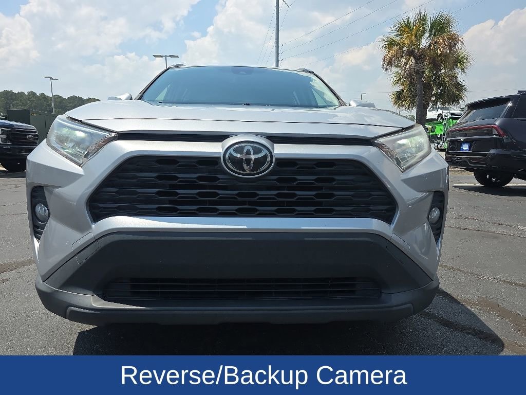 Used 2019 Toyota RAV4 XLE w/ Convenience Package FWD image 4