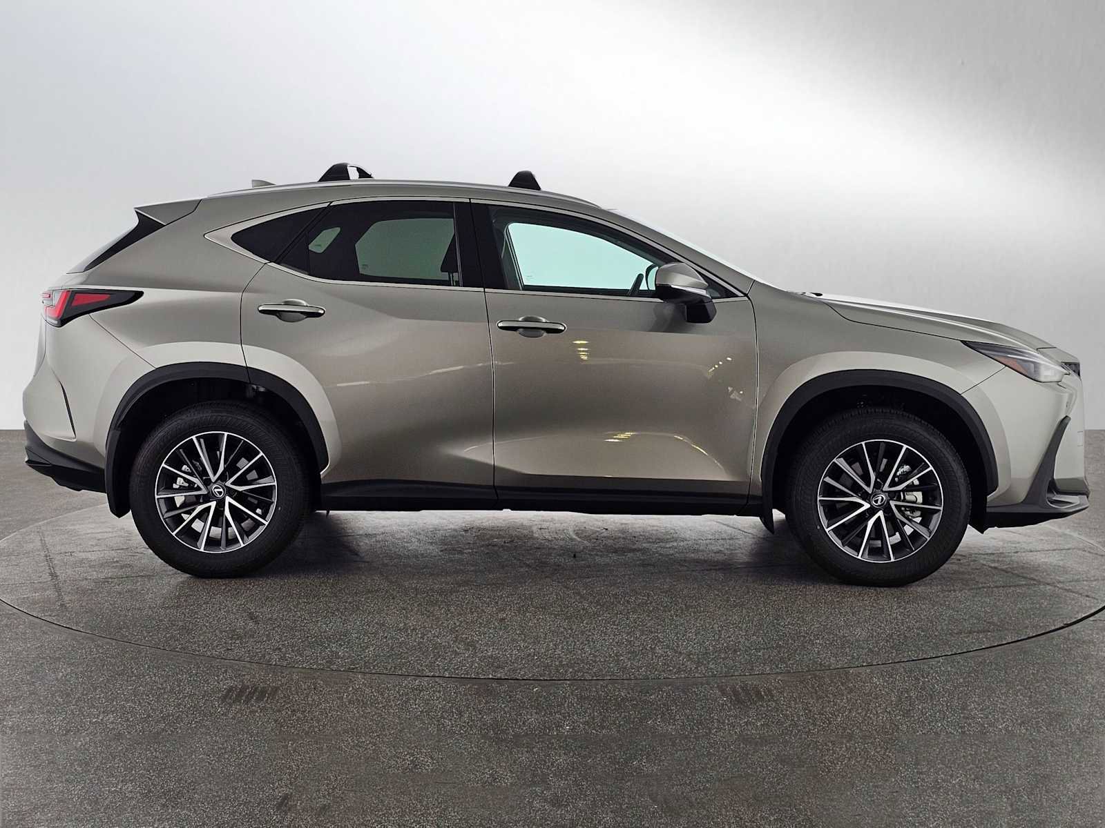 Used 2025 Lexus NX 250 FWD w/ Accessory Package (2T) image 2