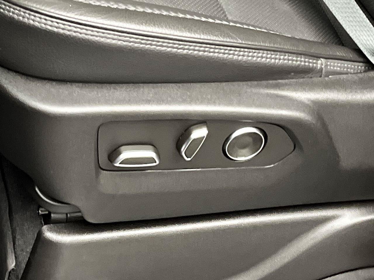 Certified 2023 GMC Yukon Denali w/ LPO, Floor Liner Package AWD/4WD image 12