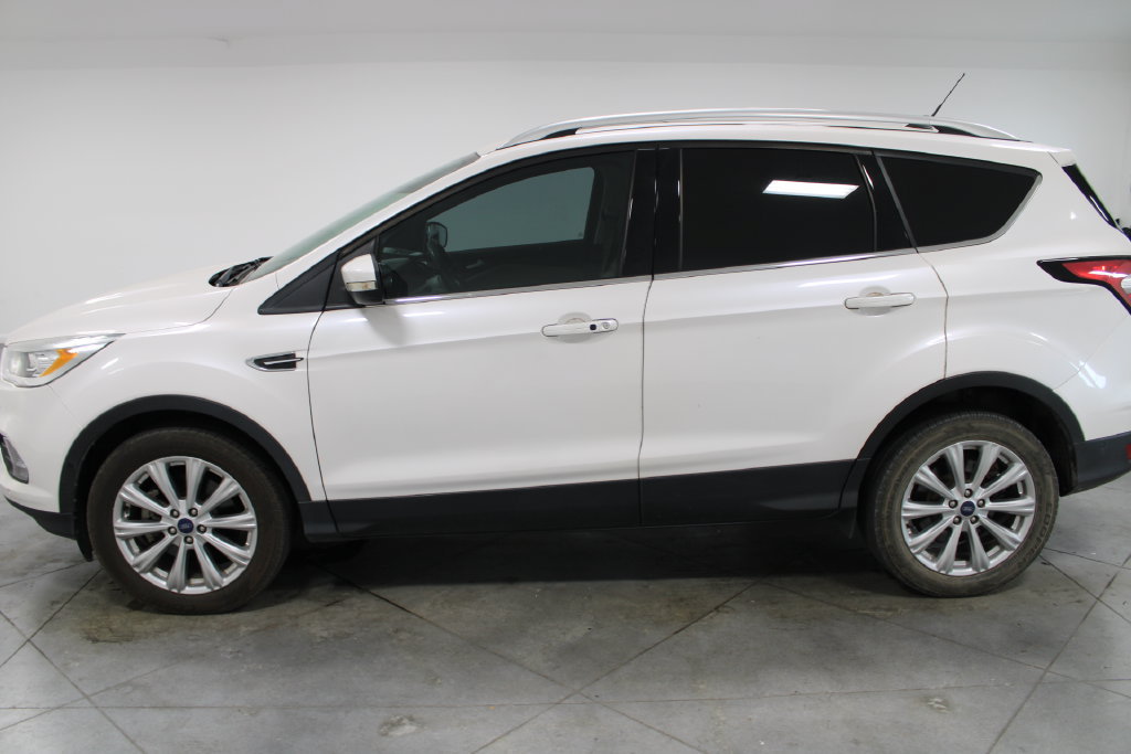Used 2018 Ford Escape Titanium w/ Ford Safe & Smart Package AWD/4WD image 6