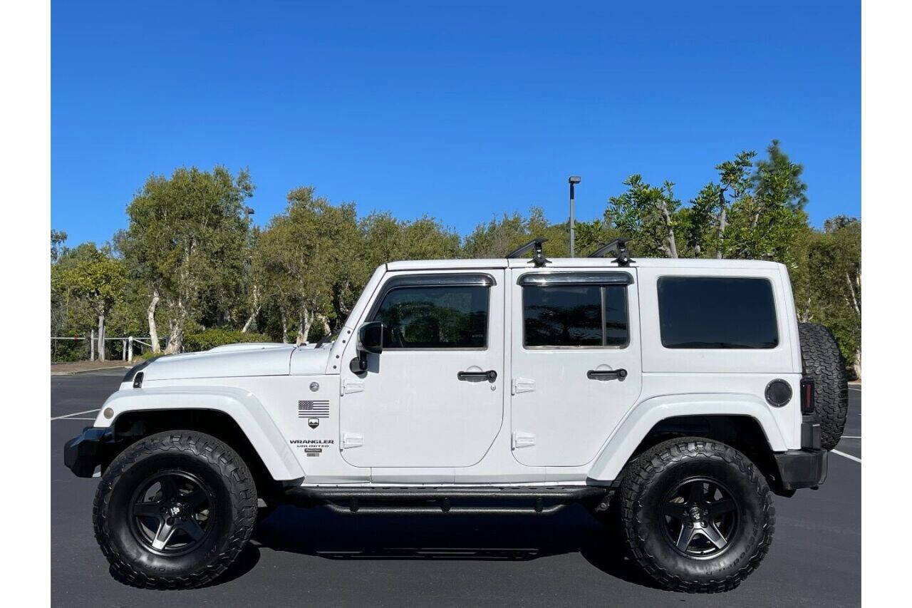 Used 2015 Jeep Wrangler Unlimited Sahara image 6