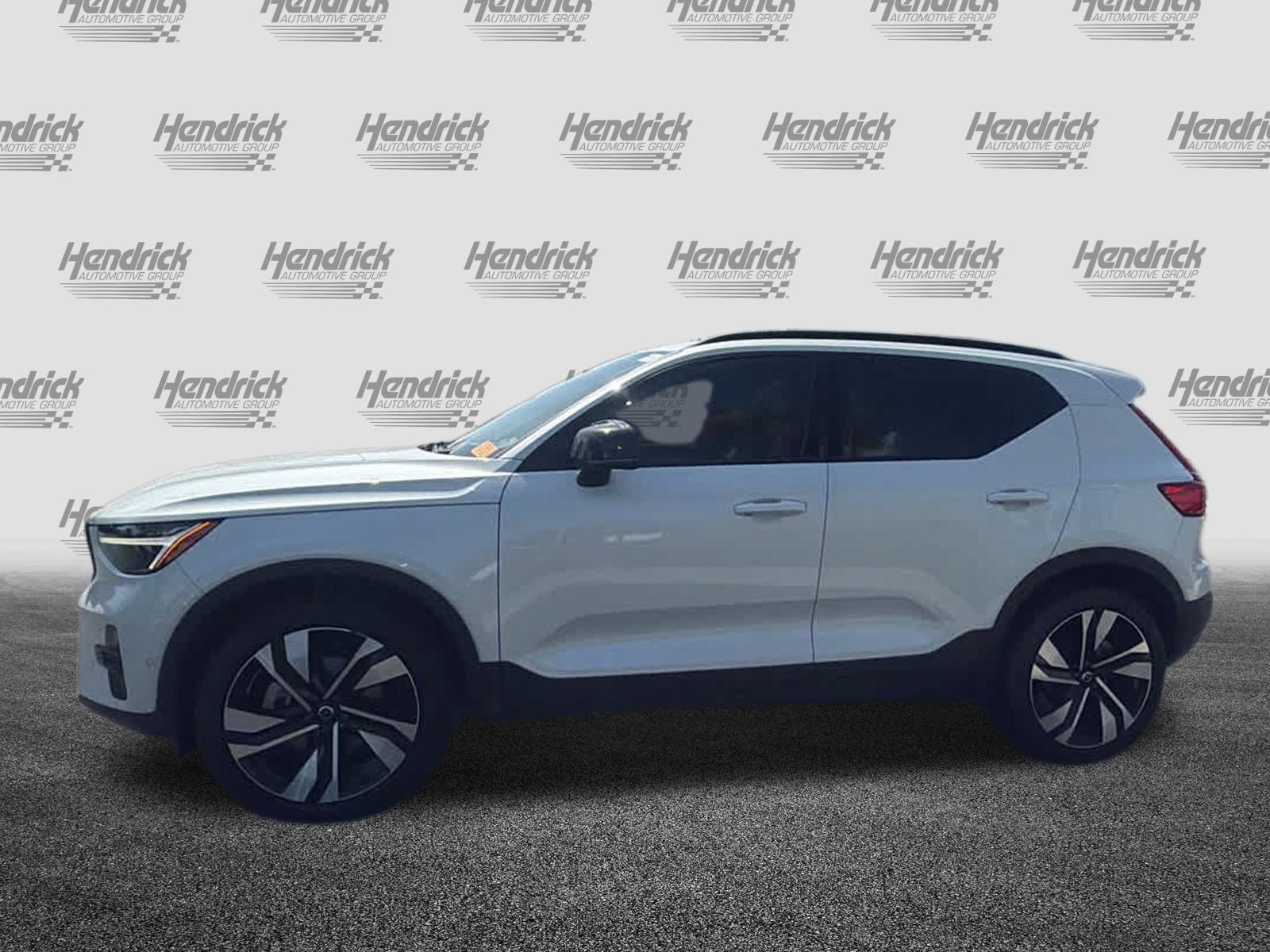 Certified 2023 Volvo XC40 B4 Plus w/ Protection Package Premier FWD image 11