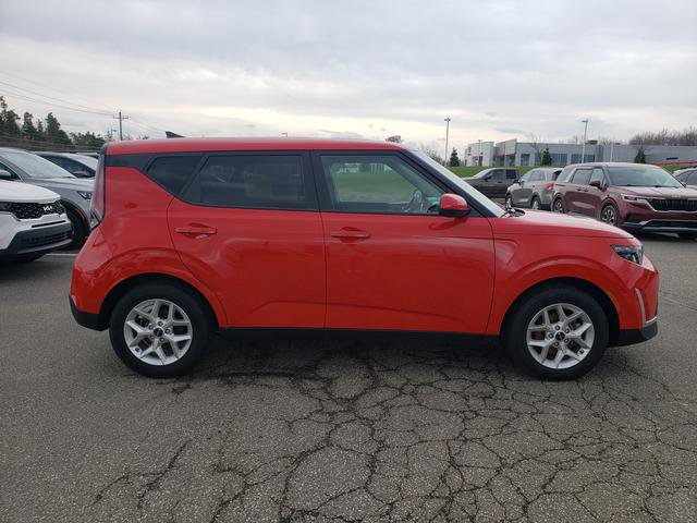 Certified 2023 Kia Soul LX w/ LX Technology Package image 3