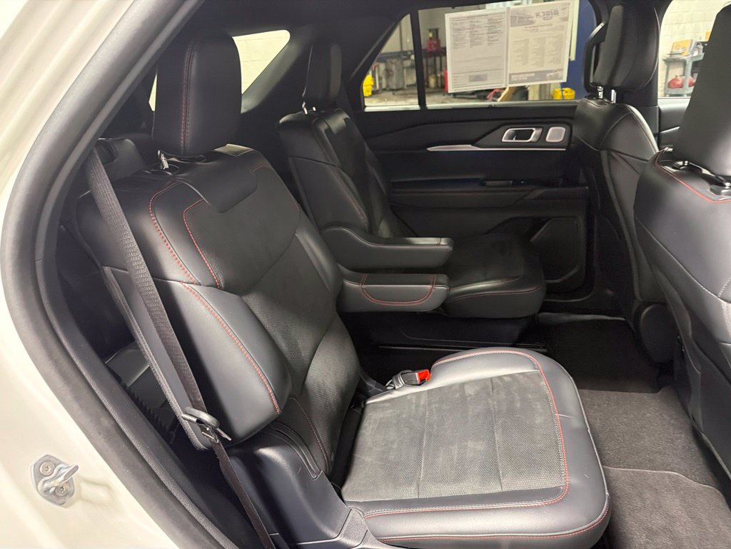 Certified 2025 Ford Explorer ST AWD/4WD image 10