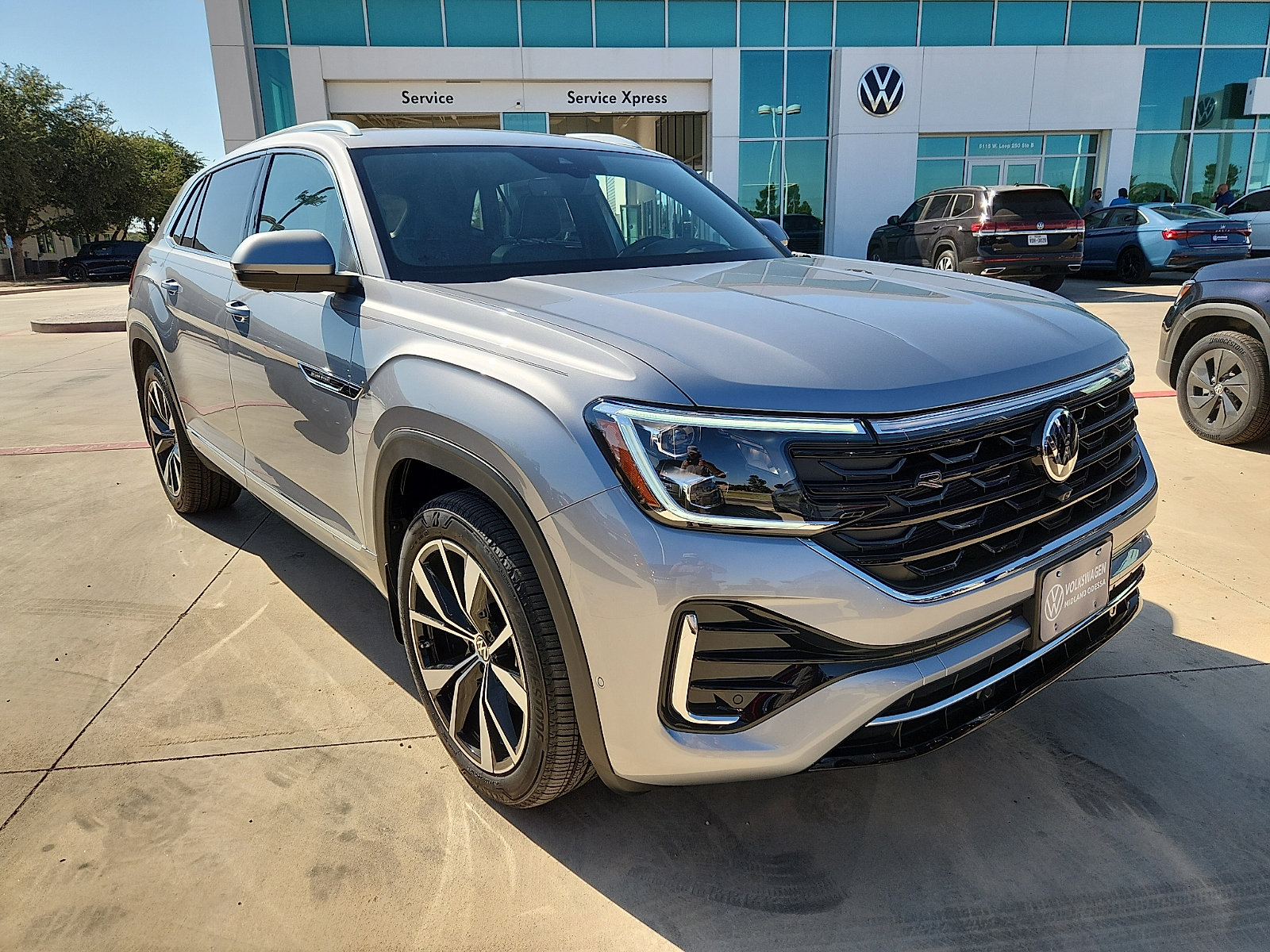 New 2026 Volkswagen Atlas Cross Sport SEL Premium R-Line