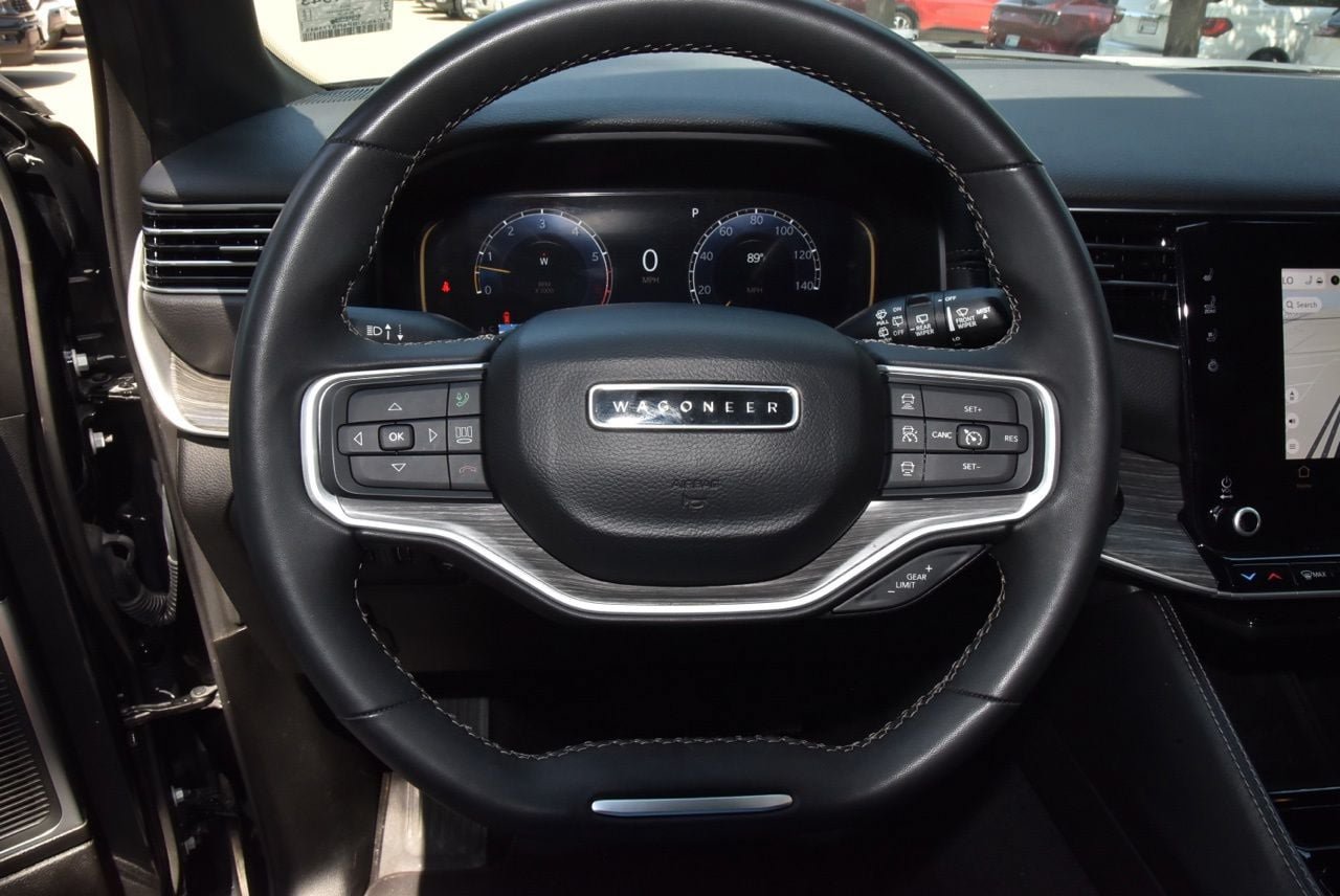 Used 2024 Jeep Wagoneer Series II w/ Flexible Seating Group RWD image 23