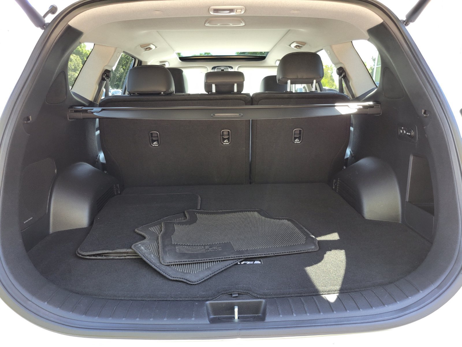 Used 2021 Hyundai Santa Fe Limited w/ Cargo Package AWD/4WD image 29