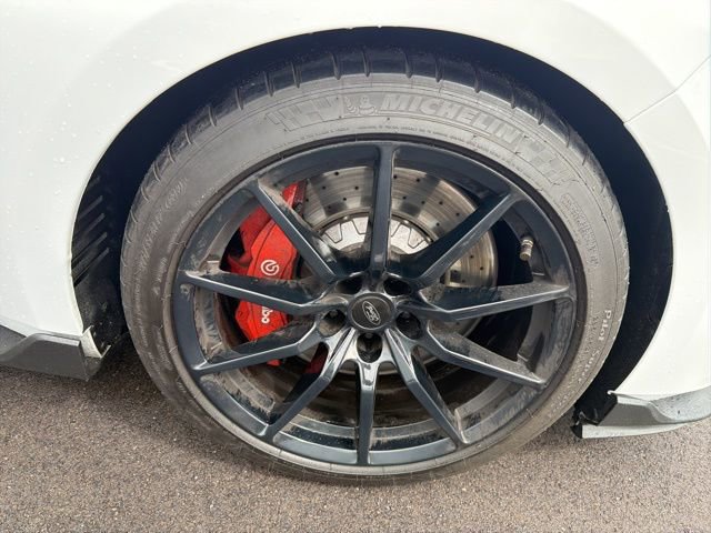 Used 2016 Ford Mustang Shelby GT350 w/ Technology Package RWD image 5