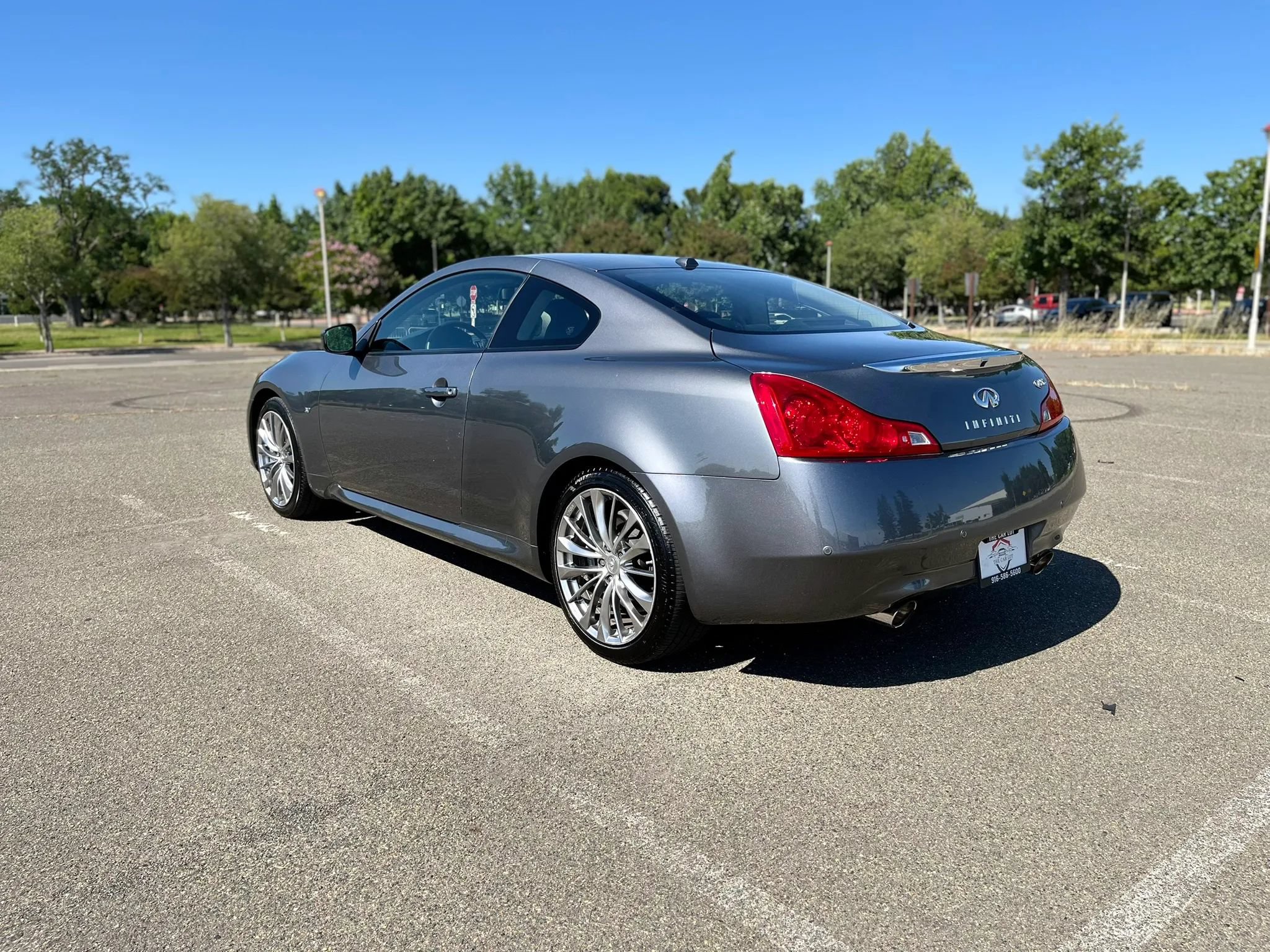 Used 2015 INFINITI Q60 Sport RWD image 7