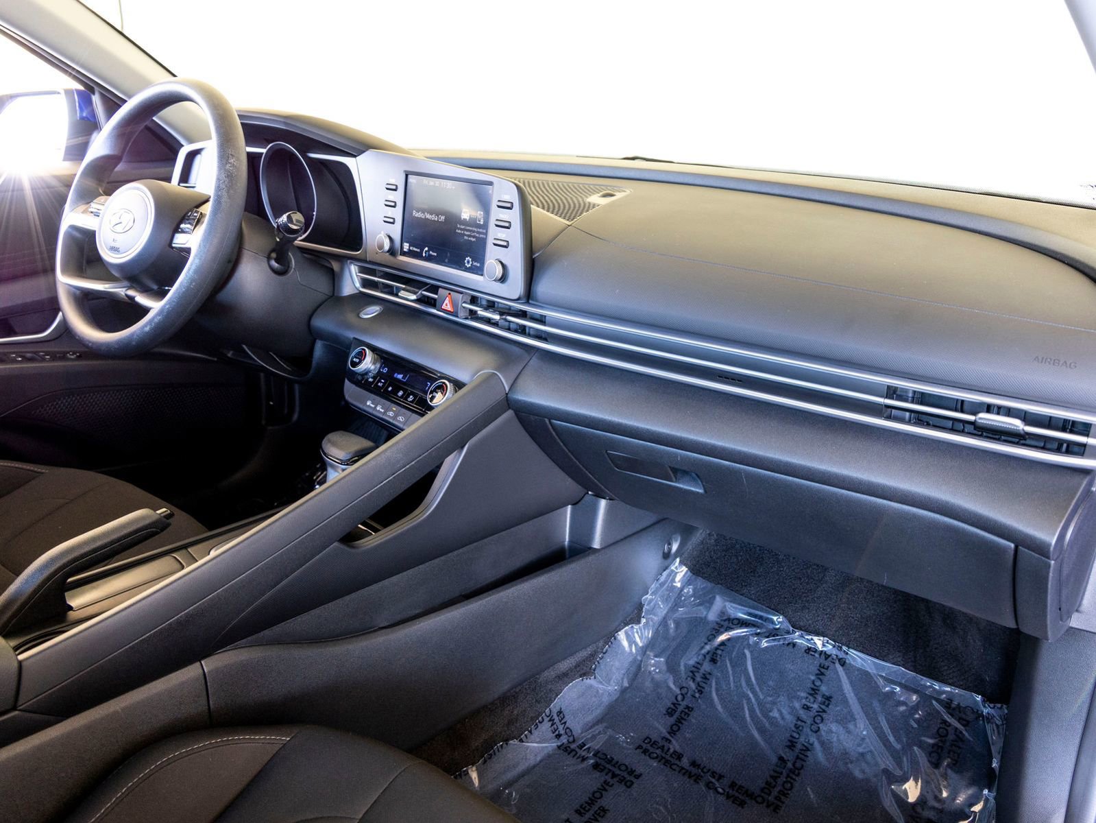 Used 2023 Hyundai Elantra SEL w/ Cargo Package image 28