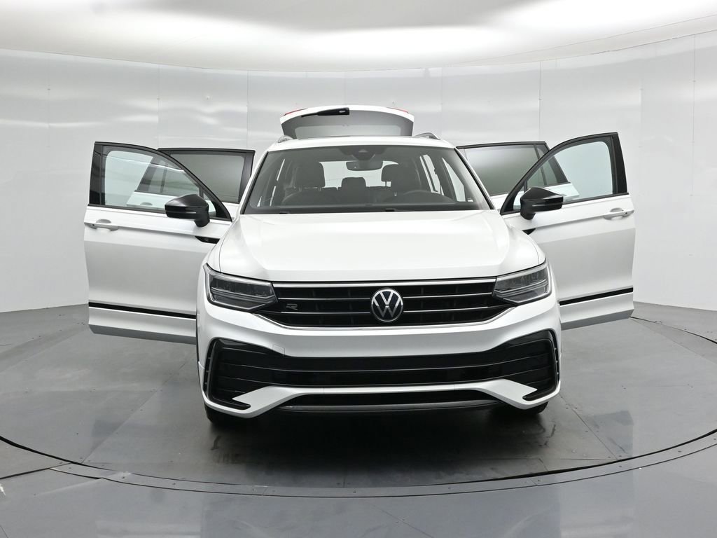 Used 2022 Volkswagen Tiguan SE R-Line FWD image 30