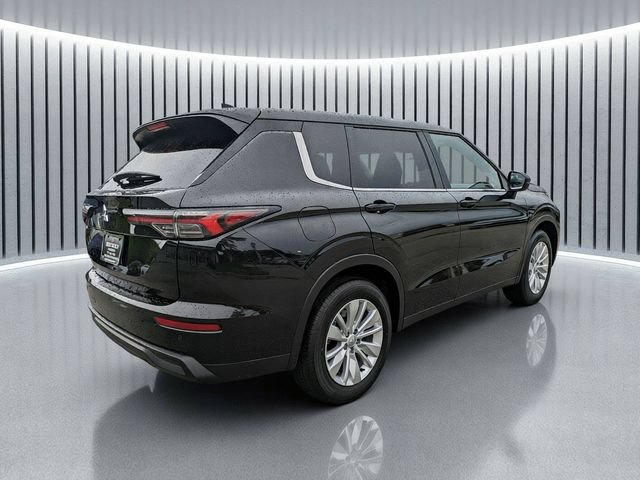 New 2026 Mitsubishi Outlander ES FWD image 4