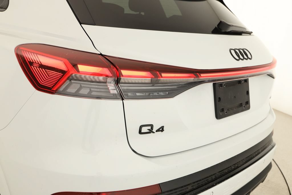Certified 2023 Audi Q4 e-tron Premium Plus w/ Premium Plus AWD/4WD image 32