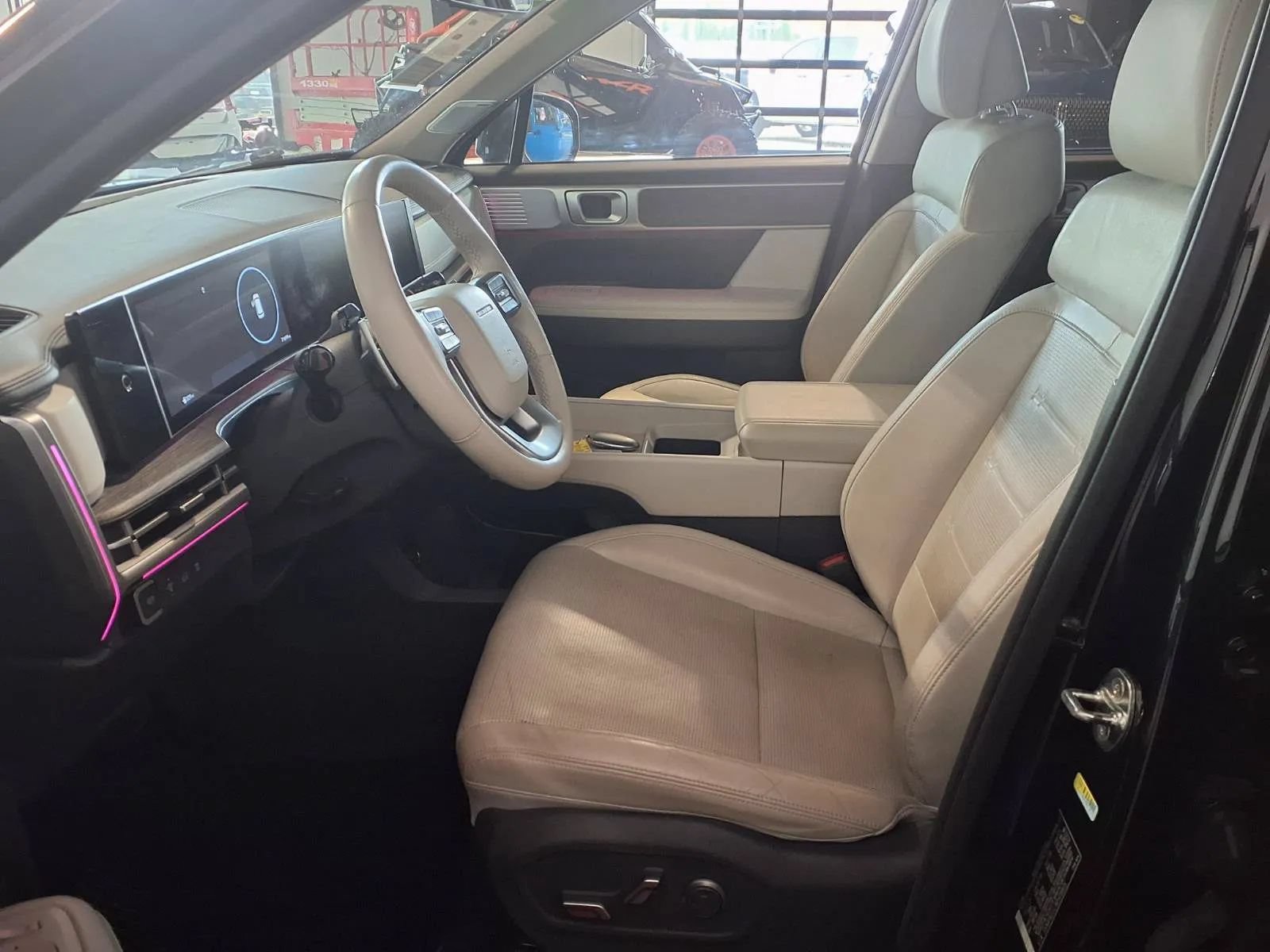 Used 2024 Hyundai Santa Fe Limited AWD/4WD image 15