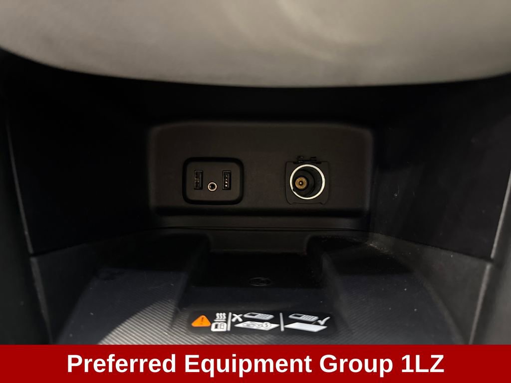 Used 2018 Chevrolet Equinox Premier AWD/4WD image 18