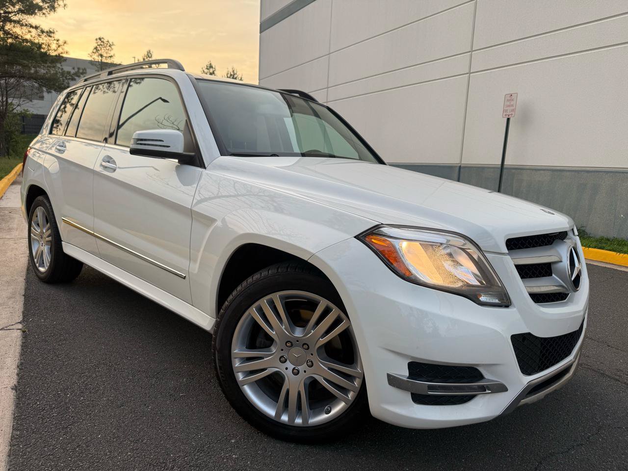 Used 2013 Mercedes-Benz GLK 350 4MATIC image 1