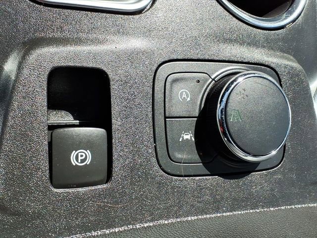 Certified 2023 Chevrolet Traverse LT image 21