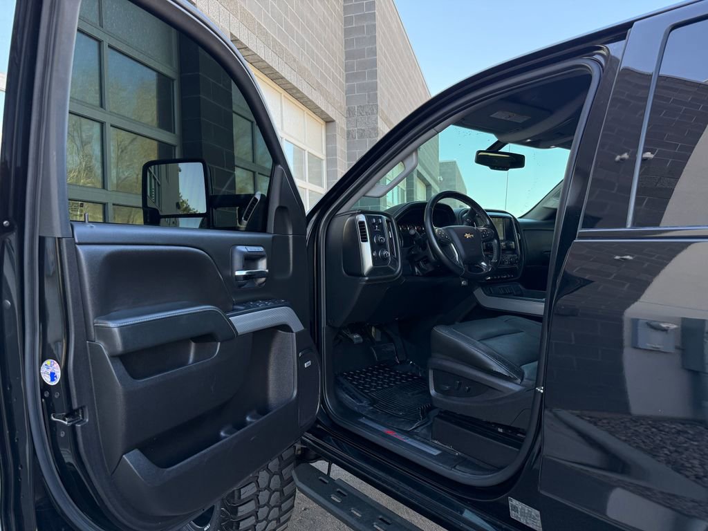 Used 2019 Chevrolet Silverado 2500 LTZ w/ Duramax Plus Package AWD/4WD image 28