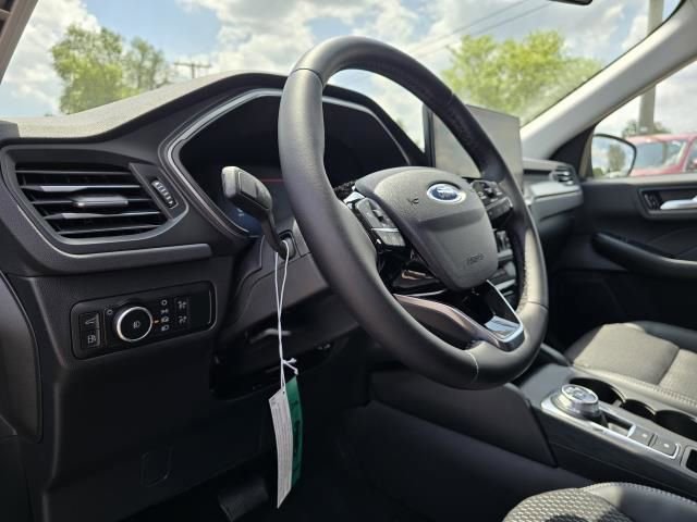 New 2024 Ford Escape SE image 17