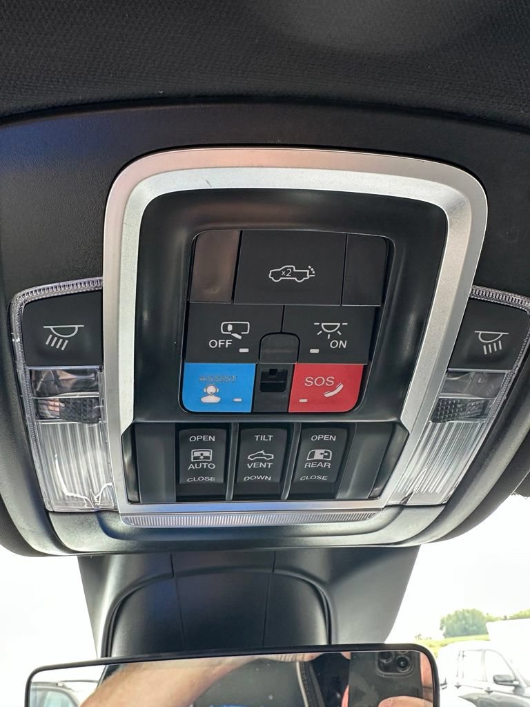 Used 2026 RAM 3500 Laramie AWD/4WD image 19