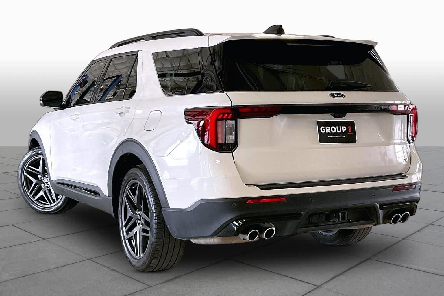 Used 2025 Ford Explorer ST AWD/4WD image 11
