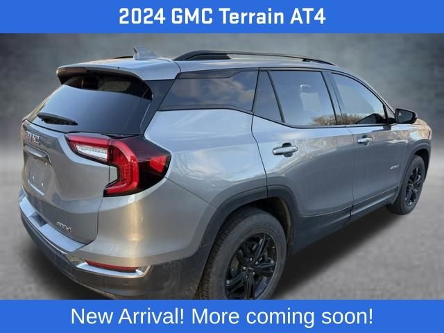 Used 2024 GMC Terrain AT4 image 4